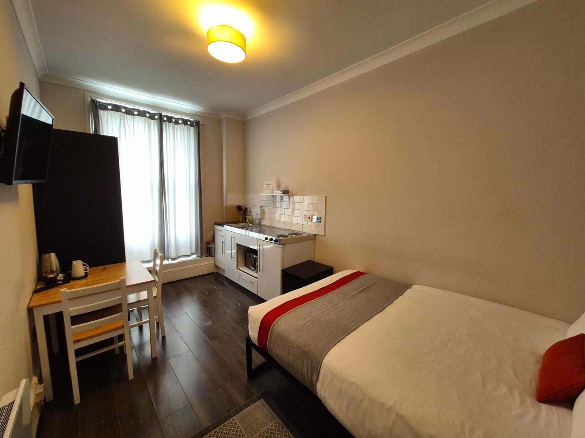 The Beverley Apartments London - Victoria Екстериор снимка