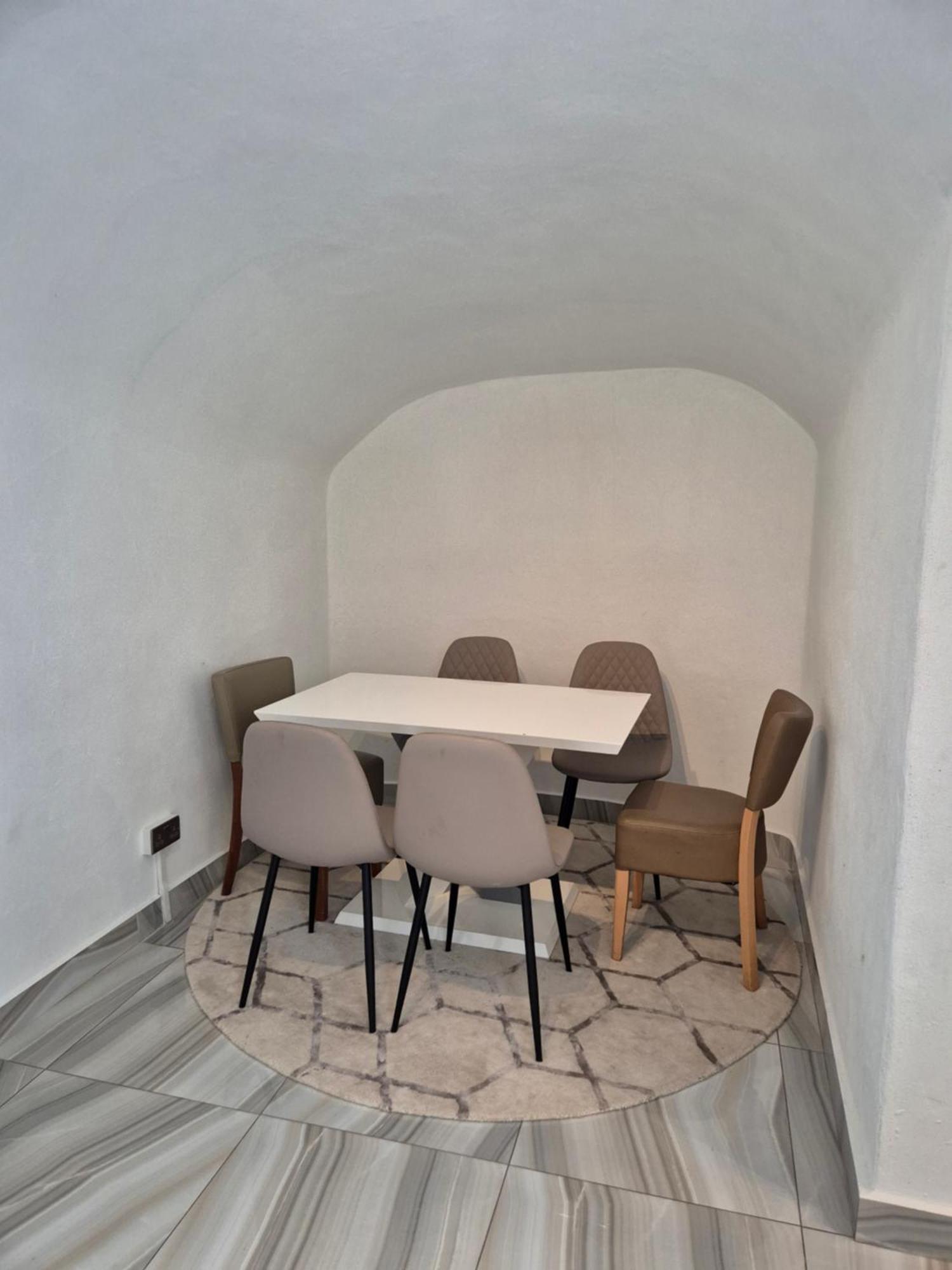 The Beverley Apartments London - Victoria Екстериор снимка