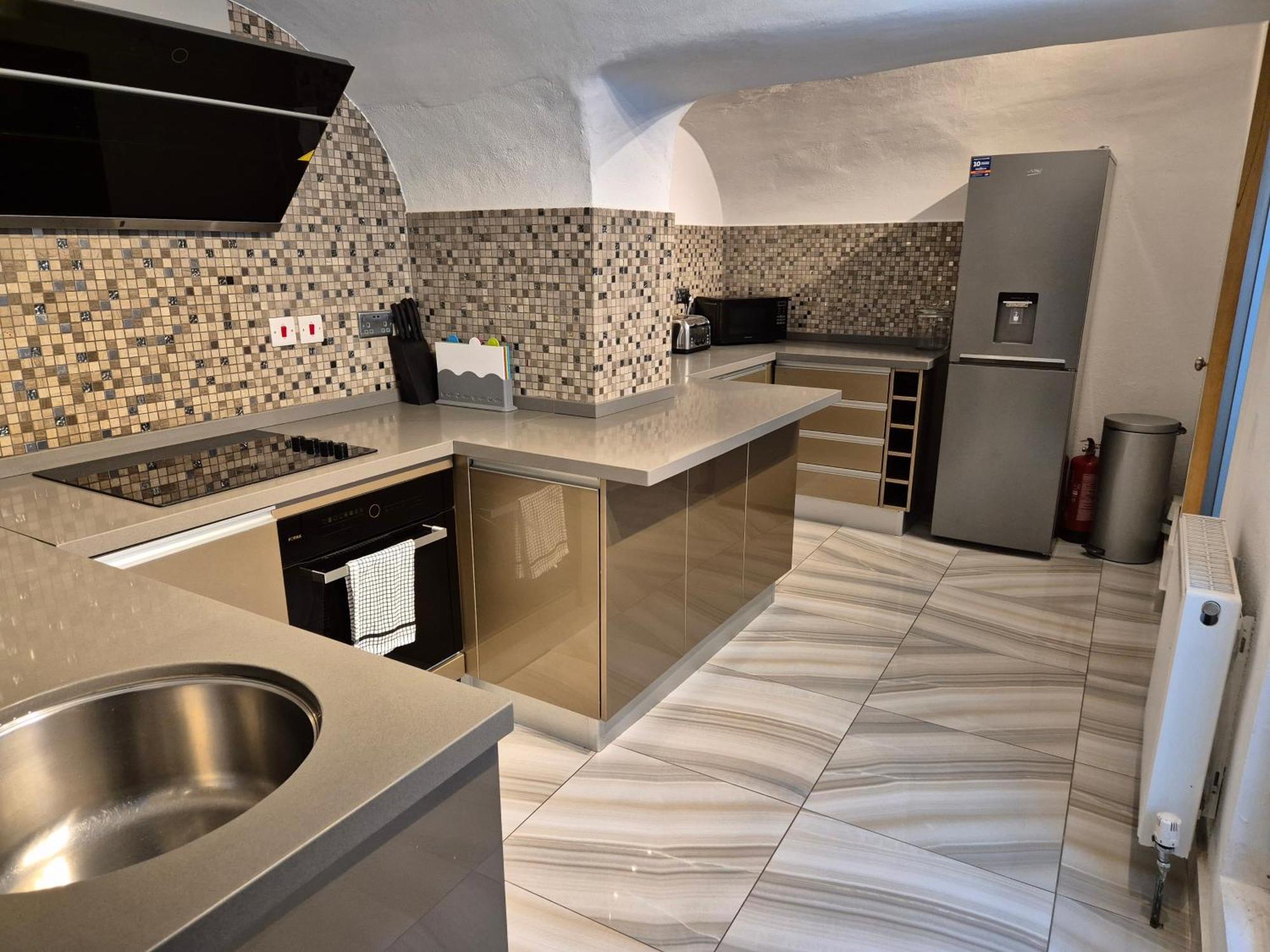 The Beverley Apartments London - Victoria Екстериор снимка