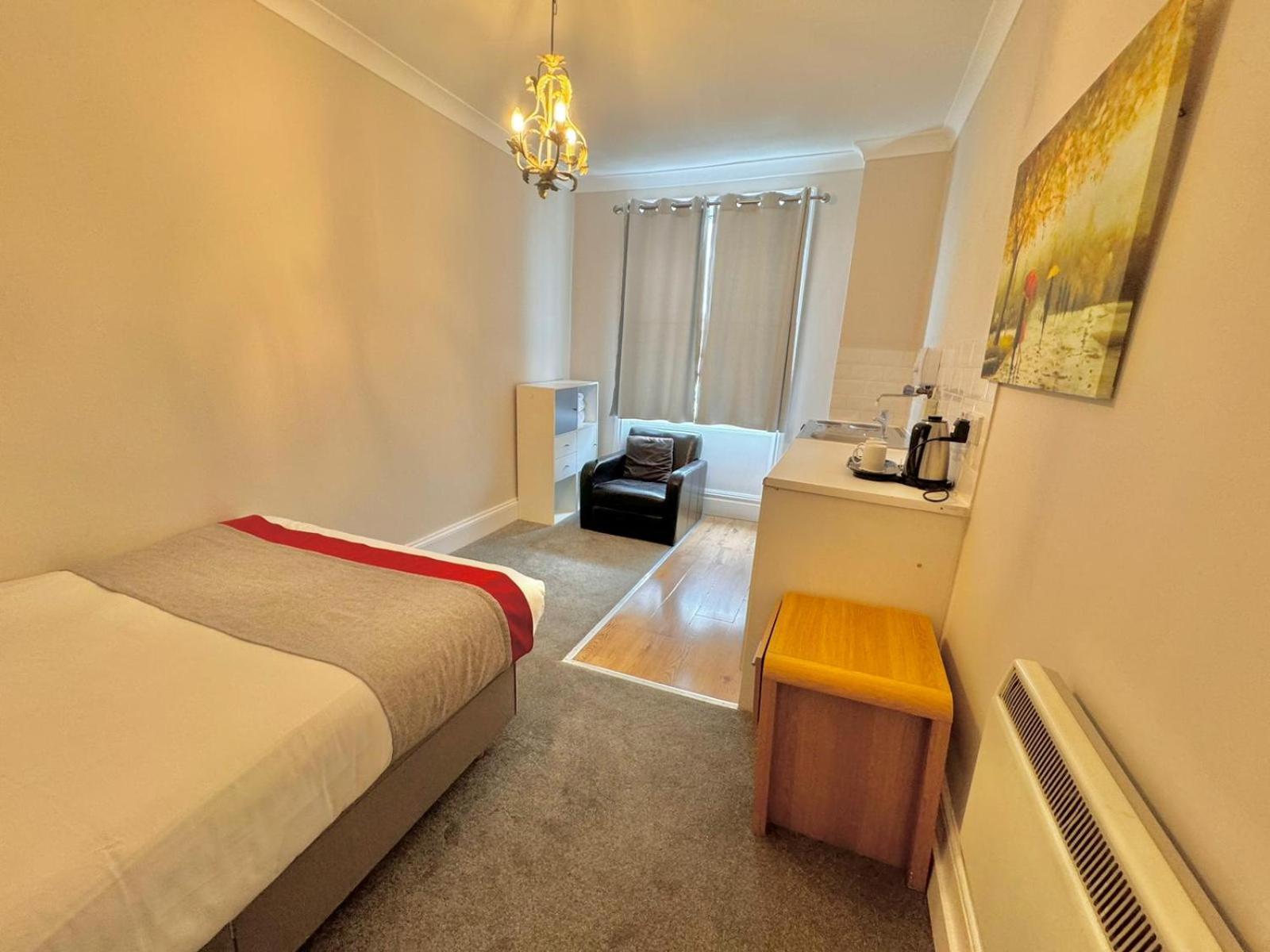 The Beverley Apartments London - Victoria Екстериор снимка